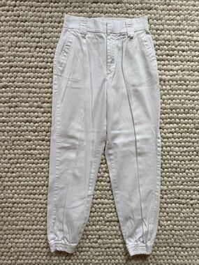 Pull&Bear White Pleated Jogger Pants
